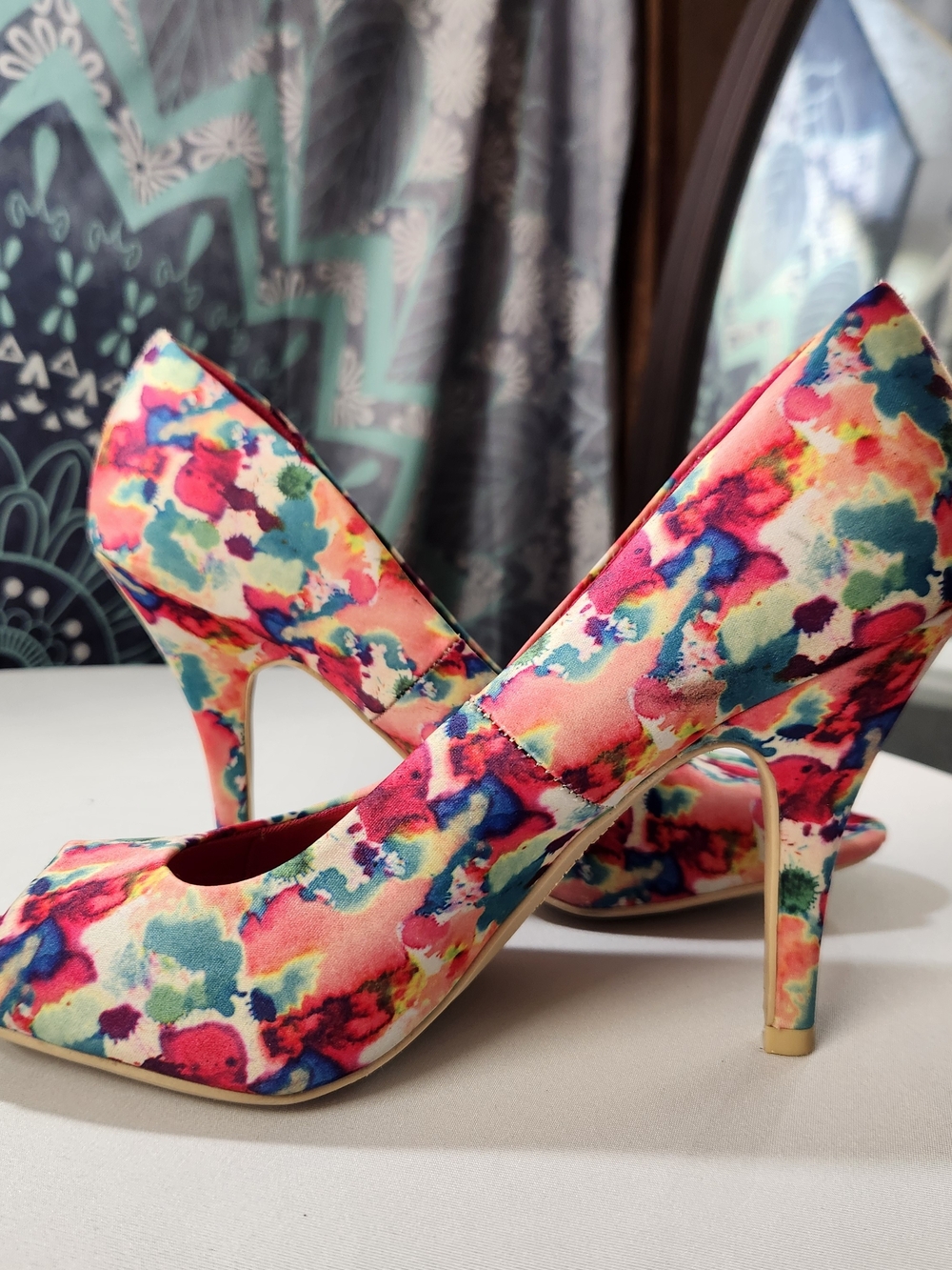 ⭐️Christian Siriano Floral Watercolor Peep Toe Stiletto Heels Pumps Vibrant 9.5 - Picture 9 of 16